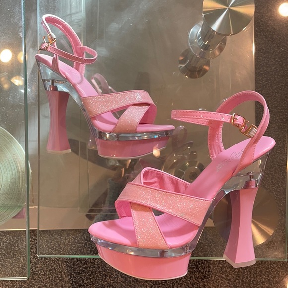 NWT Barbie pink princess glass Cinderella slippers platform heels (7.5/88.5)HP🎉 - Picture 9 of 16